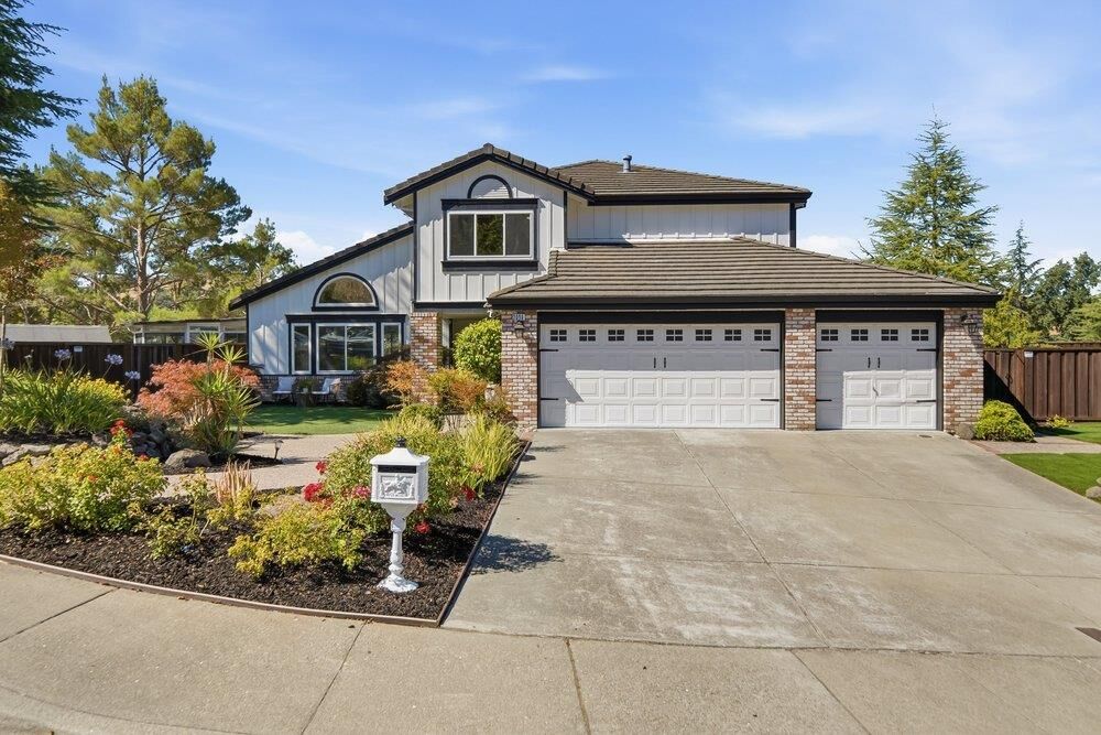 Property Photo: 2008 Hill Meadow Place CA 94526