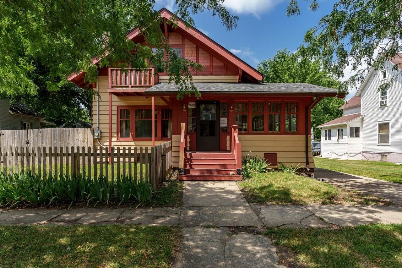 Property Photo: 940 8th Street WI 53511