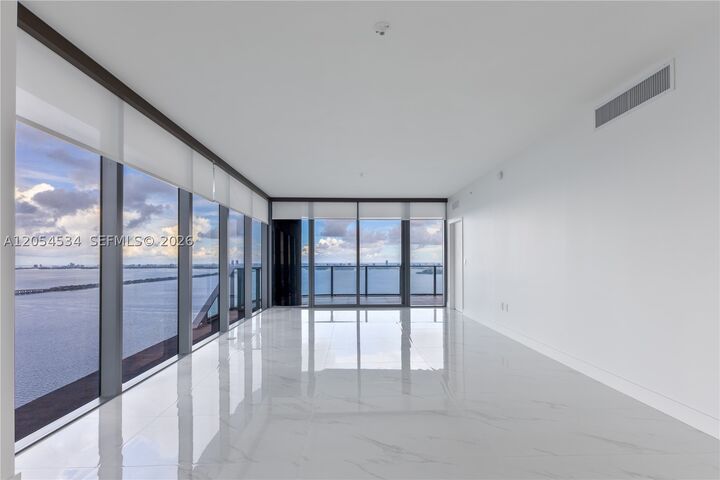 Property Photo: 700 NE 24th St 4101 FL 33137
