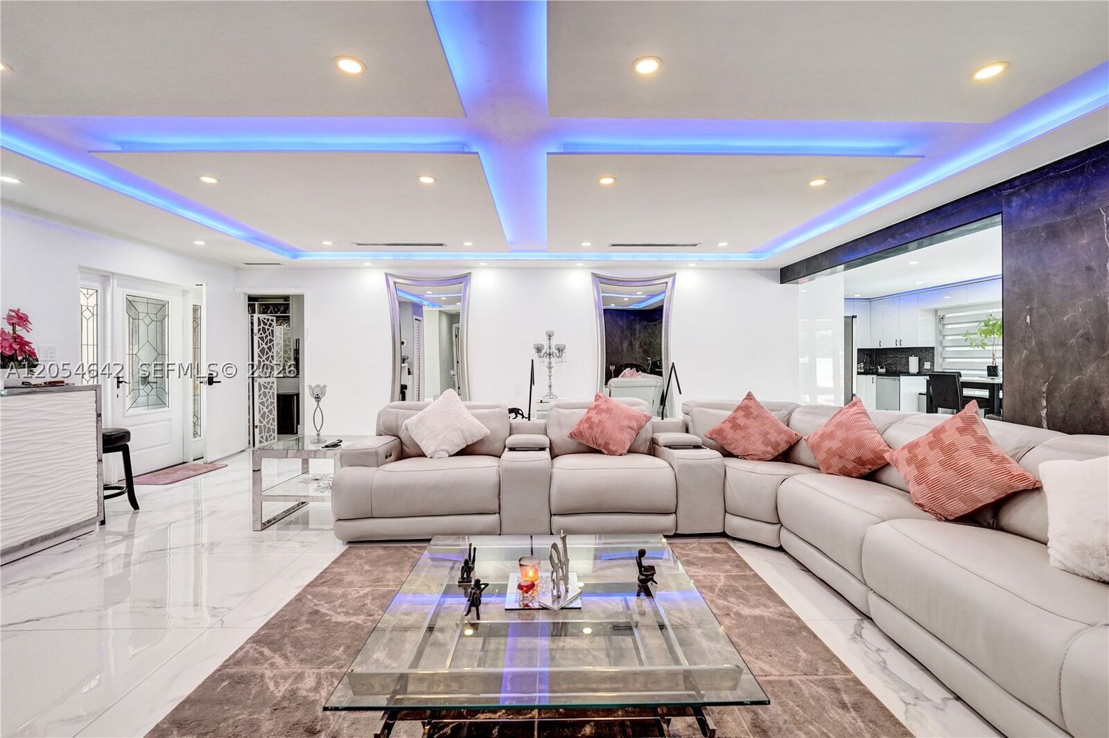 Property Photo: 3701 McKinley St FL 33021