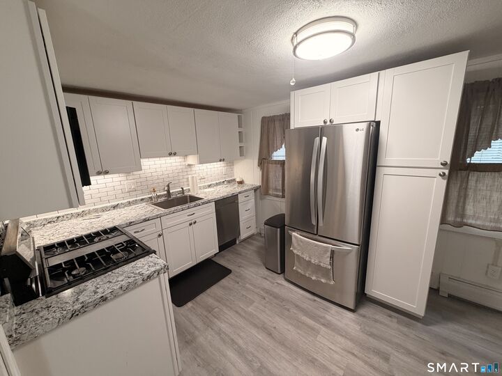 Property Photo:  90 Sims Street  CT 06604 