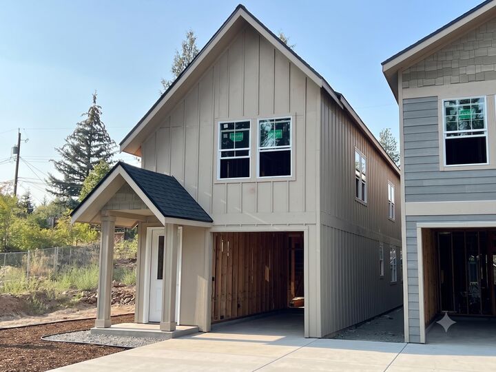 Property Photo:  1107 E 27th Ave  WA 99203 