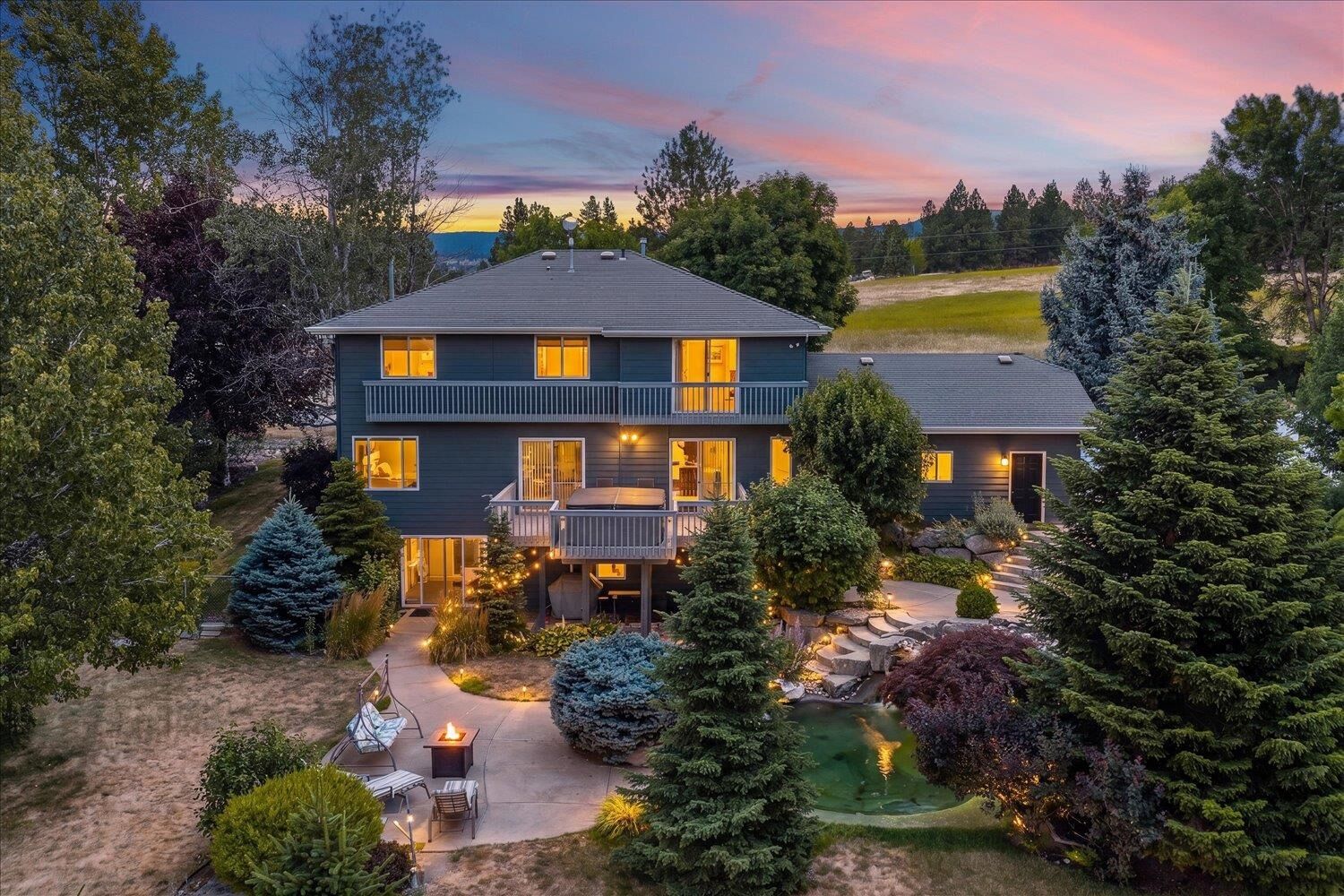 Property Photo:  4002 S Long Ln  WA 99016 