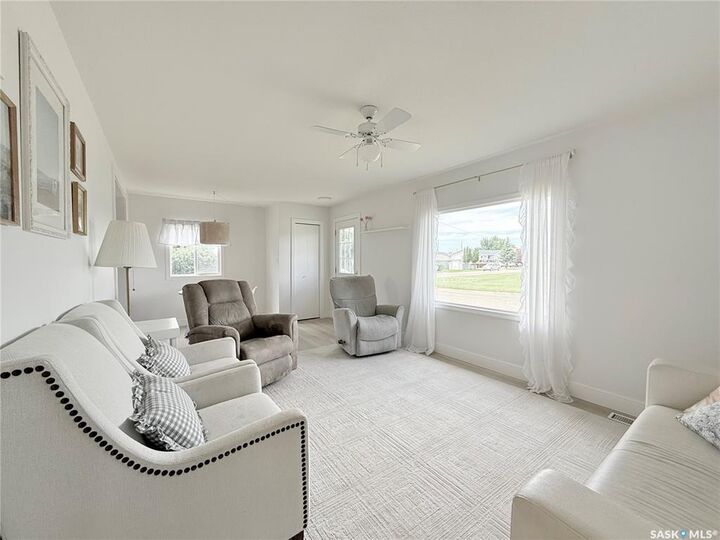 Property Photo: 415 Park Avenue SK S0L 2N0