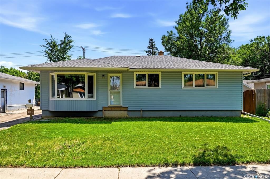 Property Photo:  1631 Macpherson Avenue  SK S4S 4E1 
