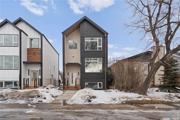 Property Photo: 426 Empress Street SK S7K 0Y1