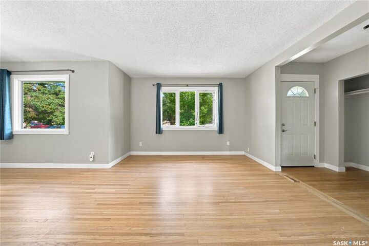 Property Photo: 1116 Ewart Avenue SK S7H 2K3