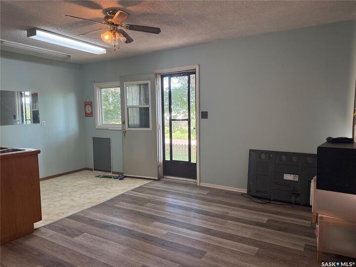Property Photo:  25 Home Street W  SK S6H 4X2 