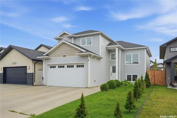 Property Photo:  223 Ells Crescent  SK S7L 6K6 