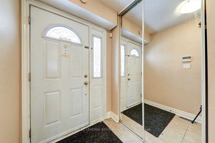 Property Photo:  48 Burkwood Crescent  ON M1B 1N8 