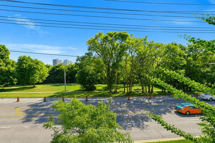 Property Photo:  35 Fontenay Court 202  ON M9A 0E2 
