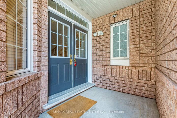 Property Photo: 5981 Couples Street ON L5V 2Z5