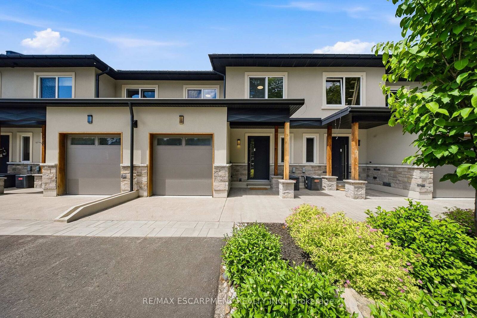 Property Photo: 31 Horizon Lane ON P1H 1V5