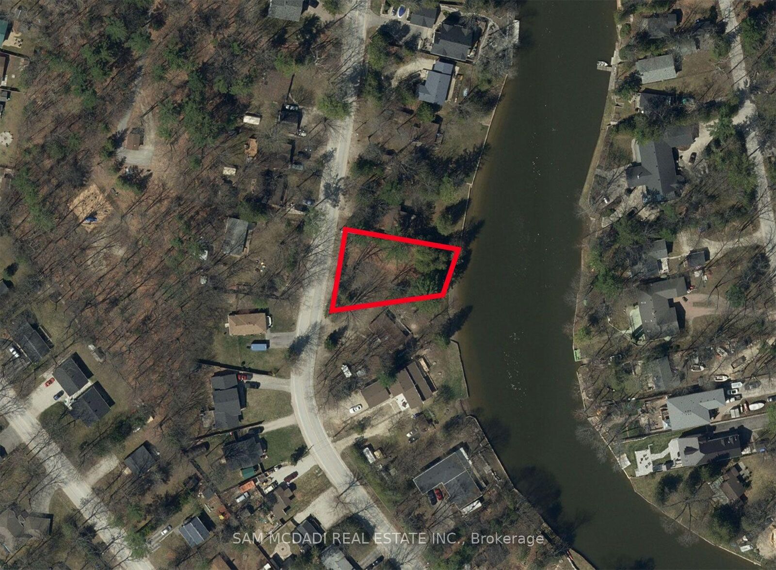 Property Photo:  490 Oxbow Park Drive  ON L9Z 2T8 