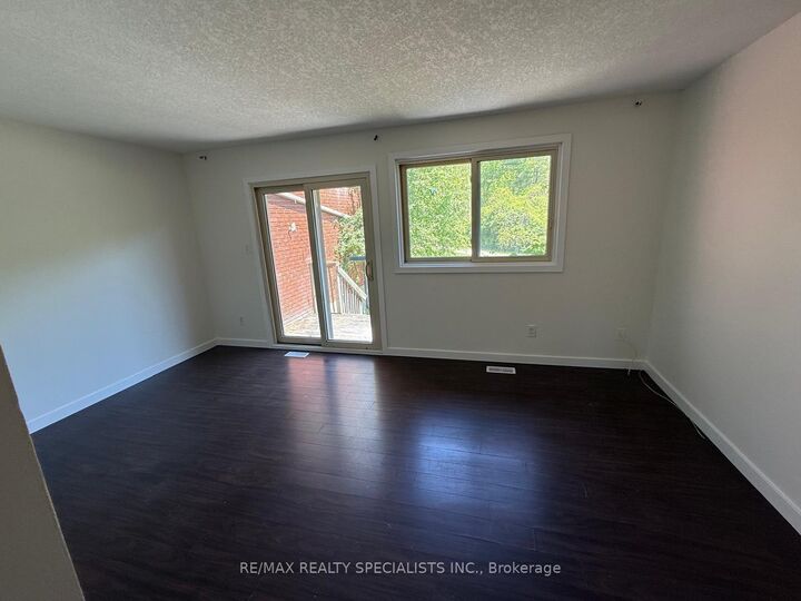 Property Photo: 15 Scenic Drive 9 ON N2A 2P5
