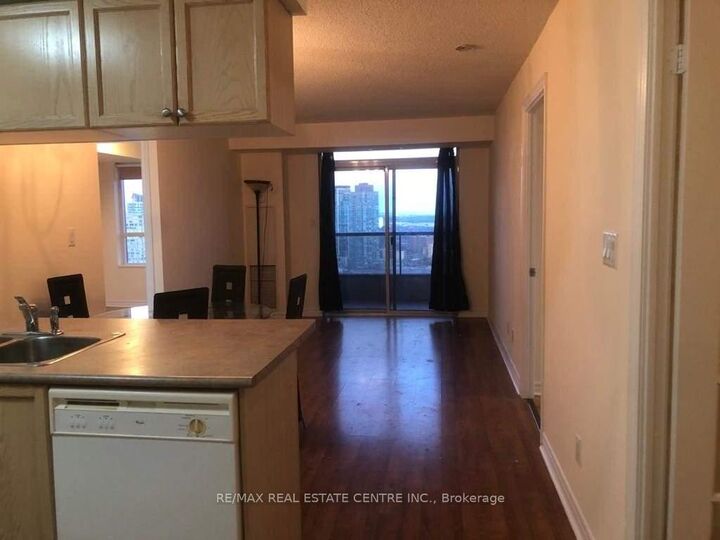 Property Photo: 3880 Duke Of York Boulevard 2409 ON L5B 4M7