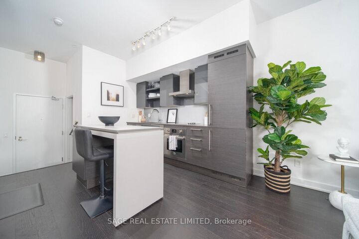 Property Photo:  1030 King Street W 118  ON M6K 3N3 