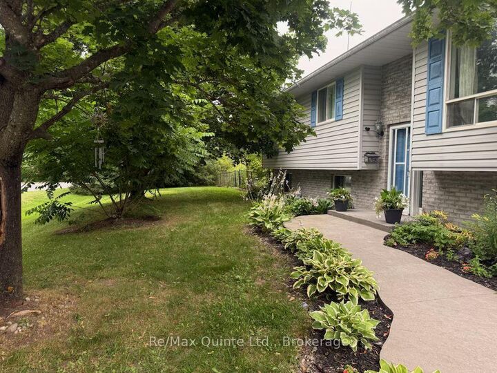 Property Photo:  94 Grenville Park Drive  ON K0K 2C0 