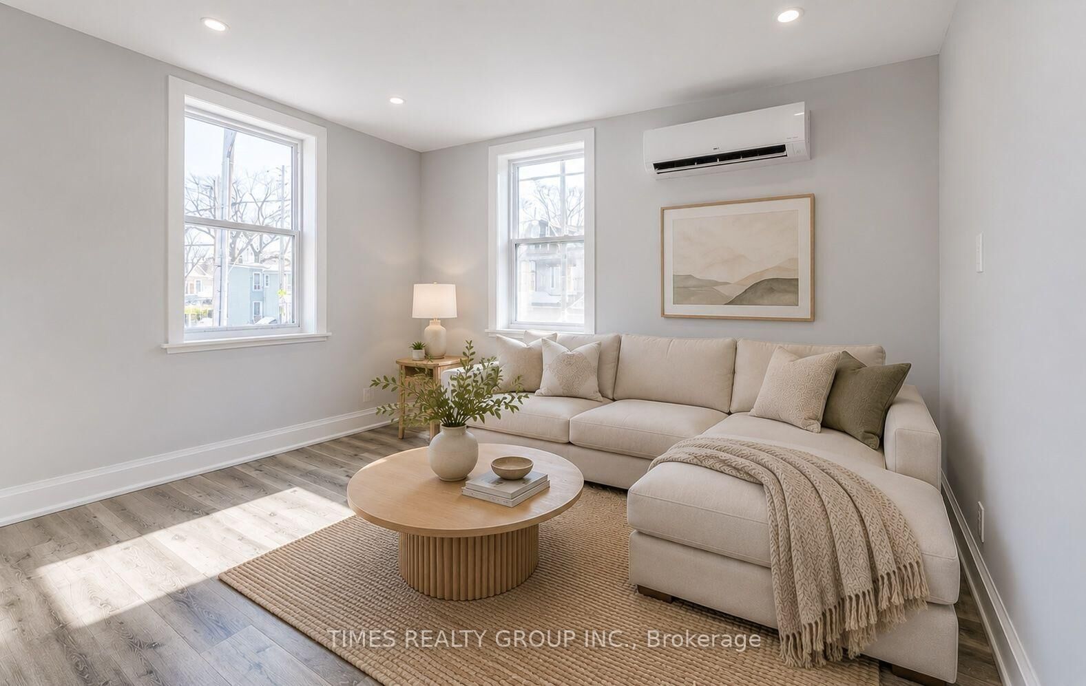 Photo de la propriété:  1480 Dundas Street E 5  ON M4M 1S9 