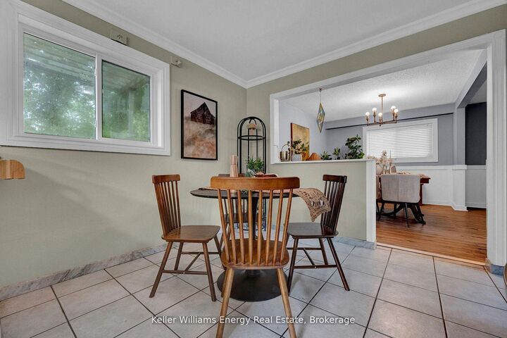 Property Photo:  906 Centre Street N  ON L1N 4V1 