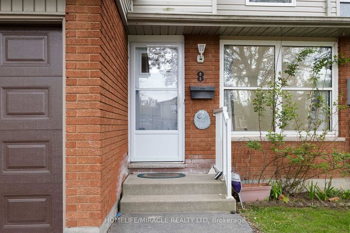 Property Photo: 1250 Jalna Boulevard 8 ON N6E 2W4