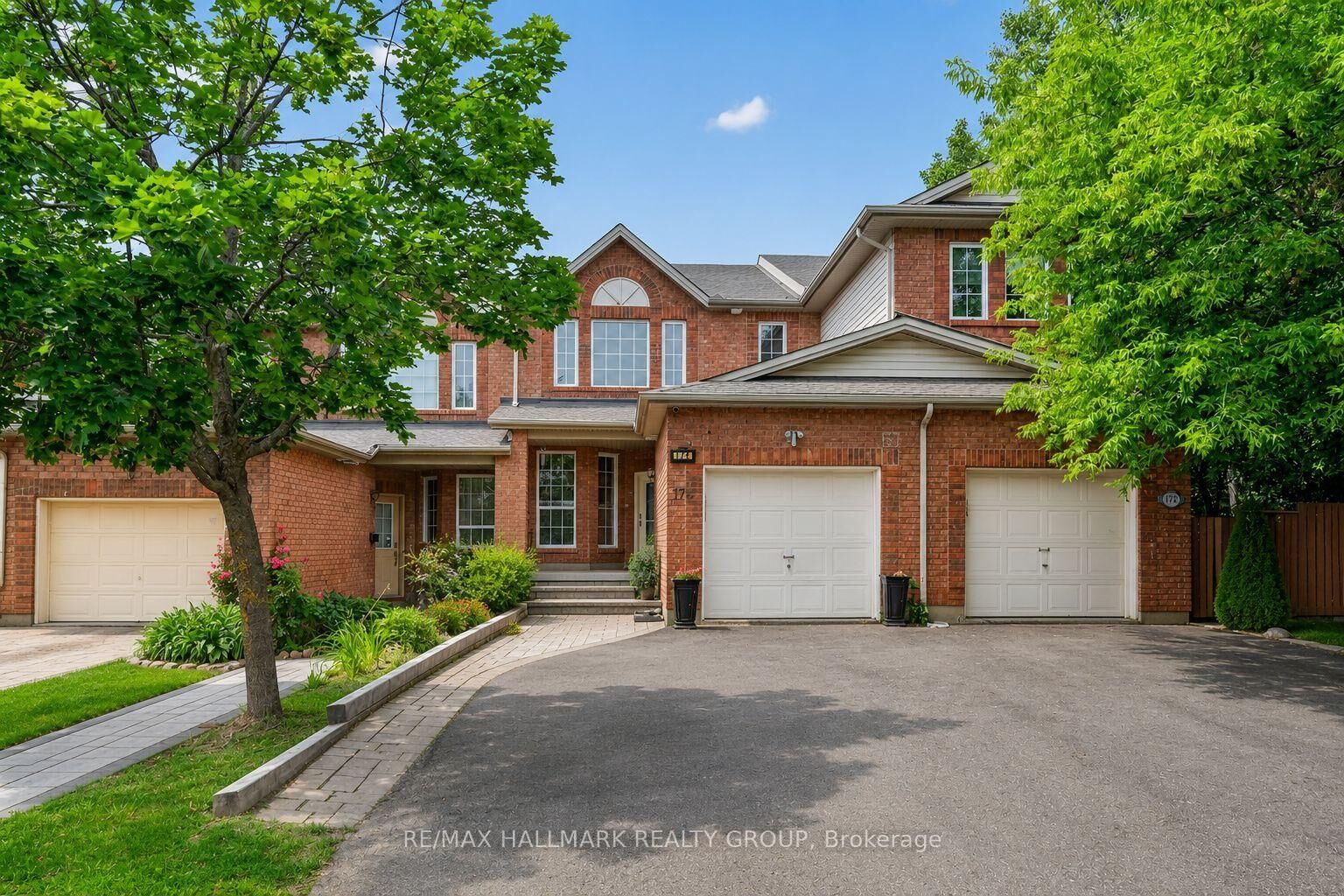 Property Photo:  174 Carwood Circle  ON K1K 4V6 
