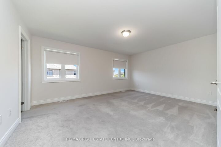 Property Photo: 3 Prairie Creek Crescent ON L6Y 6C9