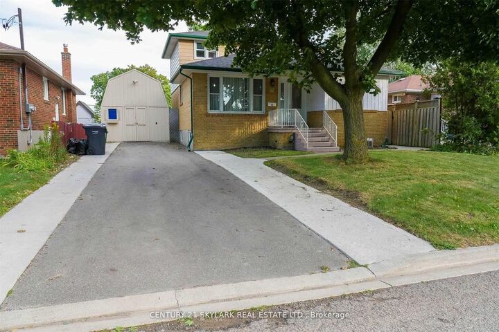 Property Photo: 35 Cumberland Drive ON L6V 1W5