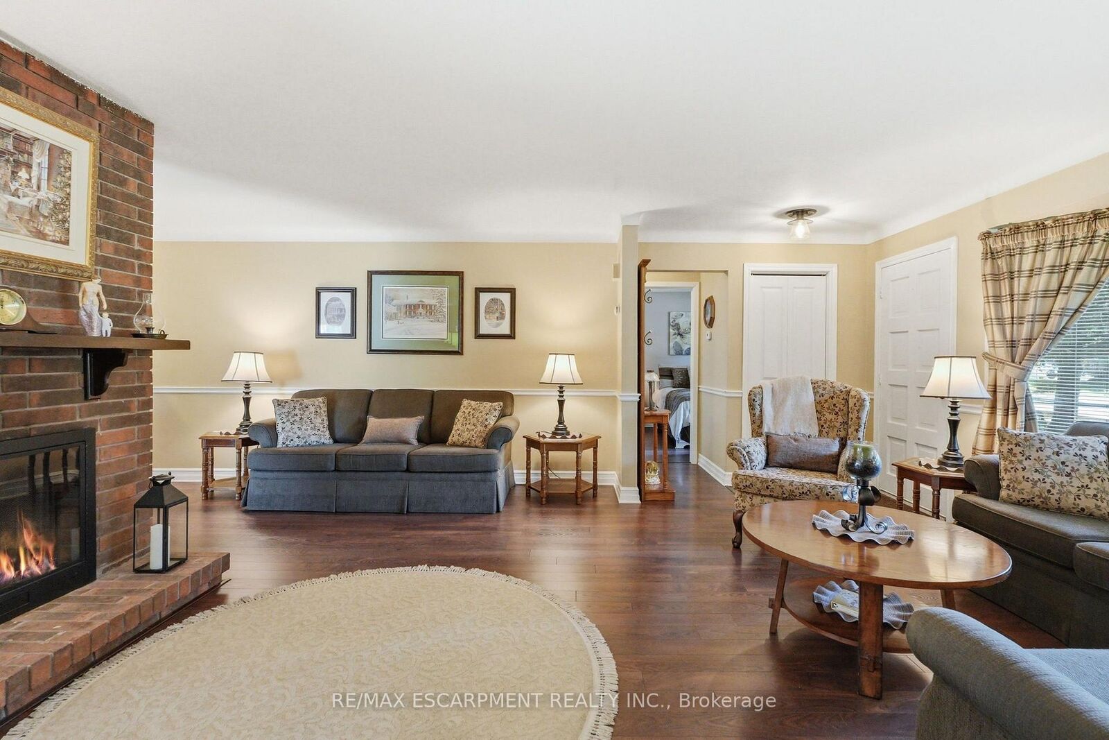Property Photo:  2A Valley Road  ON L2S 1Y6 
