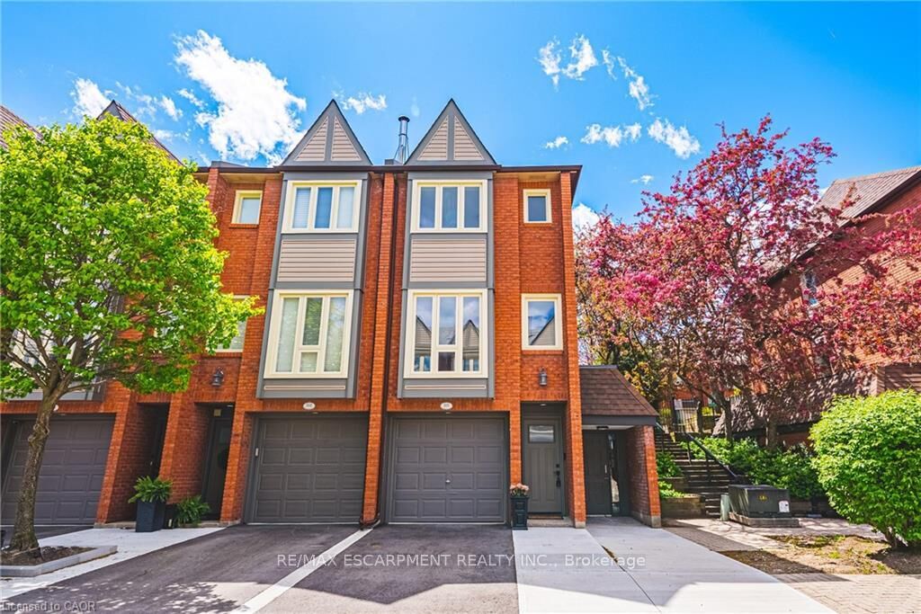 Property Photo: 895 Maple Avenue 101 ON L7S 2H7