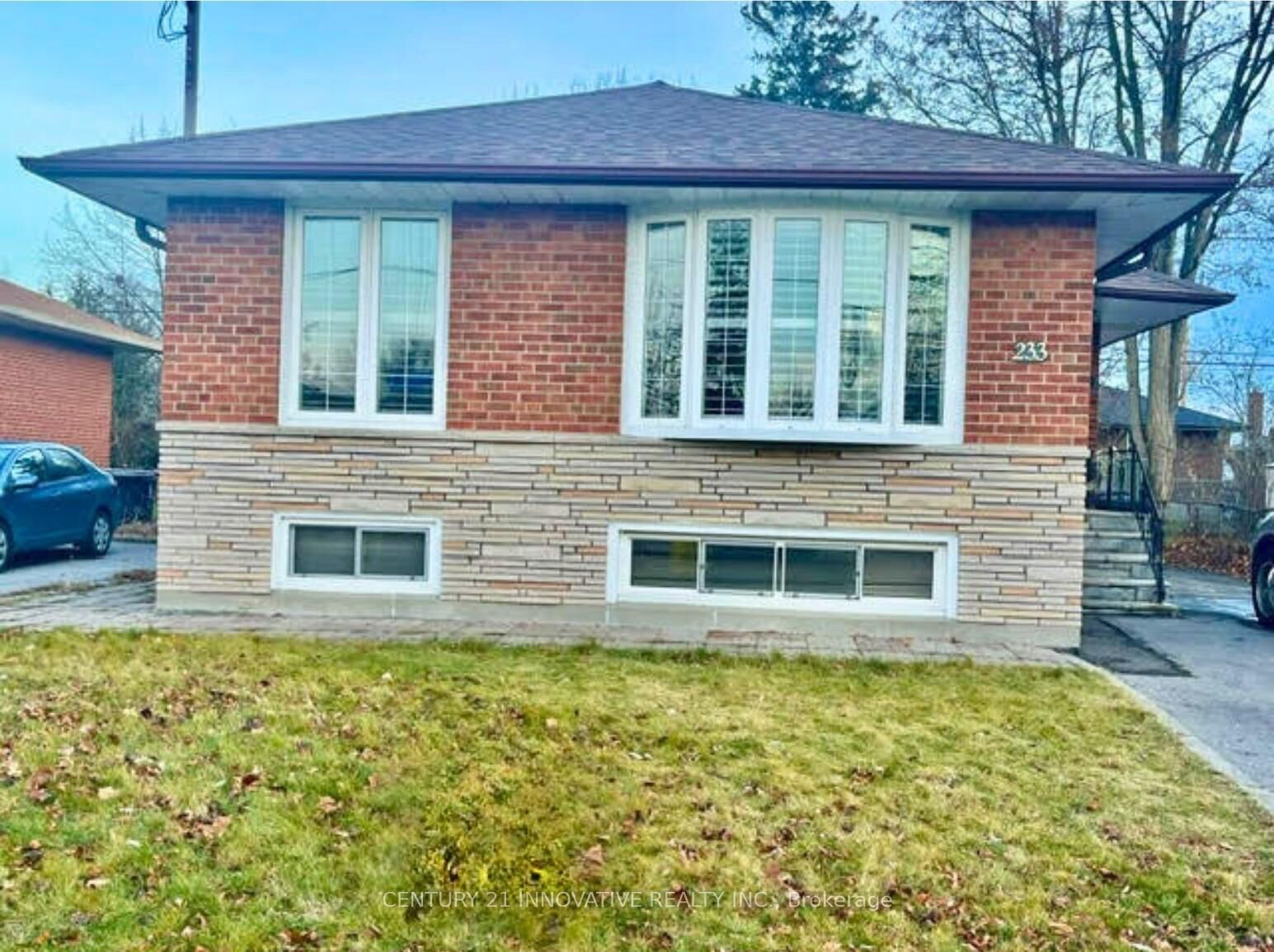 Property Photo: 233 Brimorton Drive ON M1H 2C7