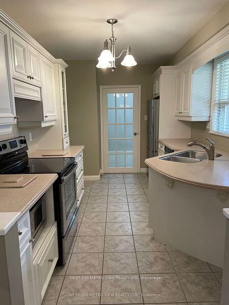 Property Photo: 48 North Forster Park Drive ON L6K 1Z3