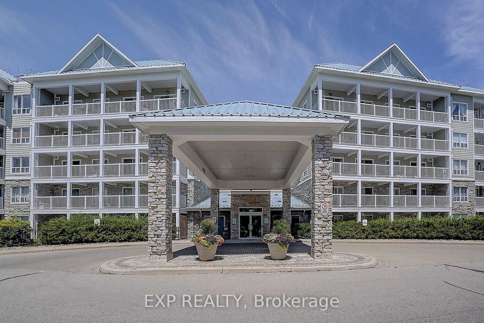 Property Photo: 900 Bogart Mill Trail 321 ON L3Y 8V5