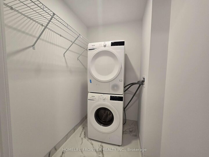 Property Photo: 88 Queen Street E 4808 ON M5C 0B6