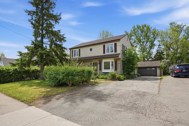 545 Mohawk Road W — photo 1