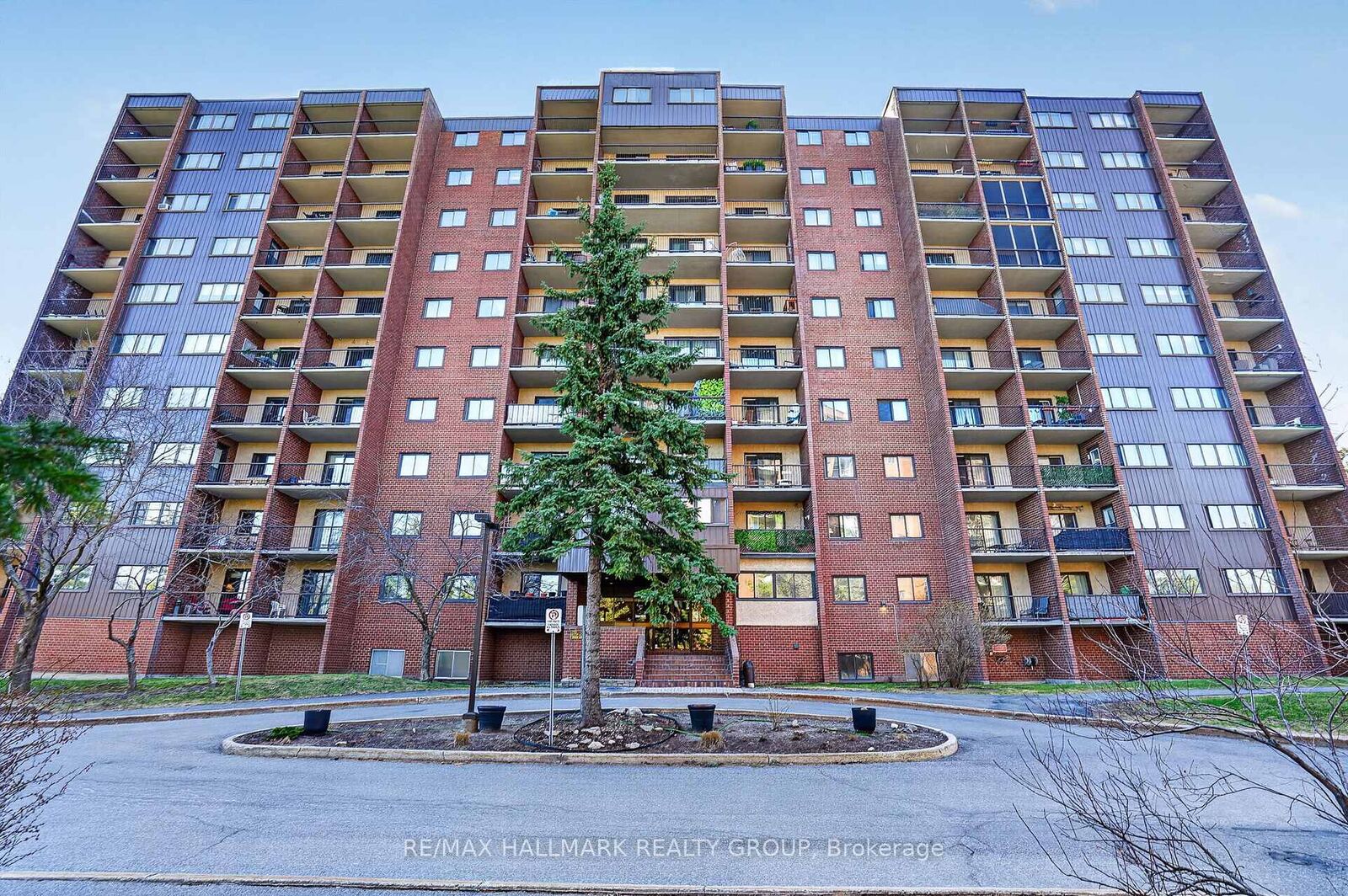 Property Photo: 2650 Southvale Crescent 509 ON K1B 4S9