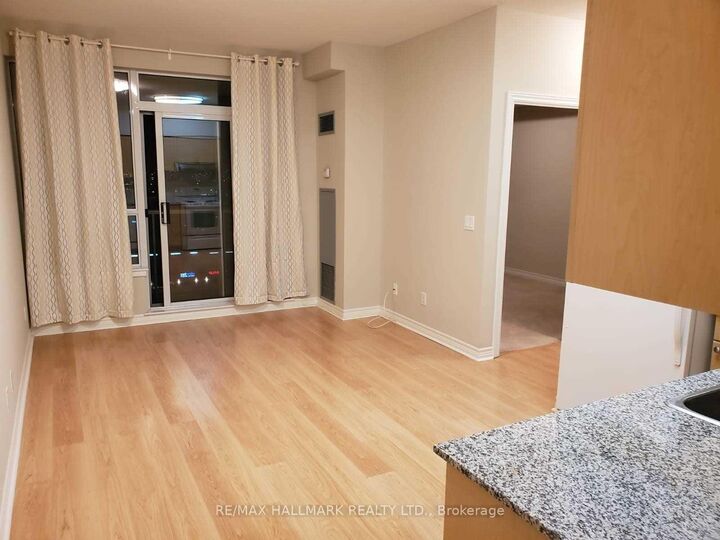 Property Photo:  15 North Park Road 1601  ON L4J 0A1 
