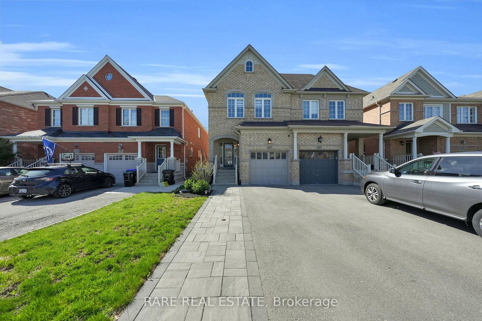 Property Photo:  43 Acorn Lane  ON L3Z 0H5 
