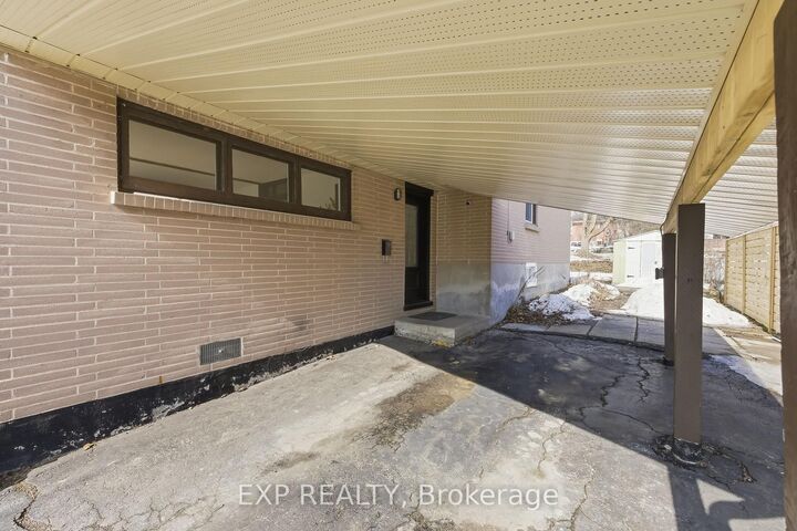 Property Photo: 198 Shelbourne Street ON K9H 5K4