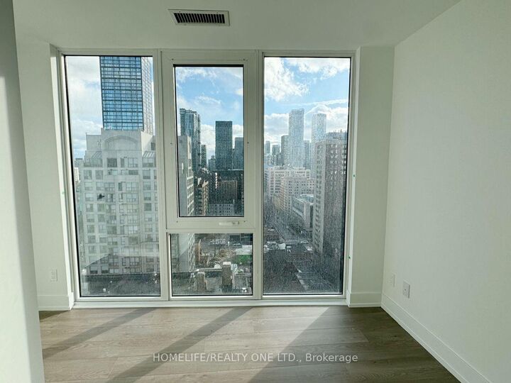 Property Photo:  308 Jarvis Street 2913  ON M5B 0E3 