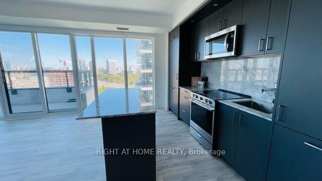 Property Photo: 20 Inn On The Park Drive 1531 ON M3C 0P8