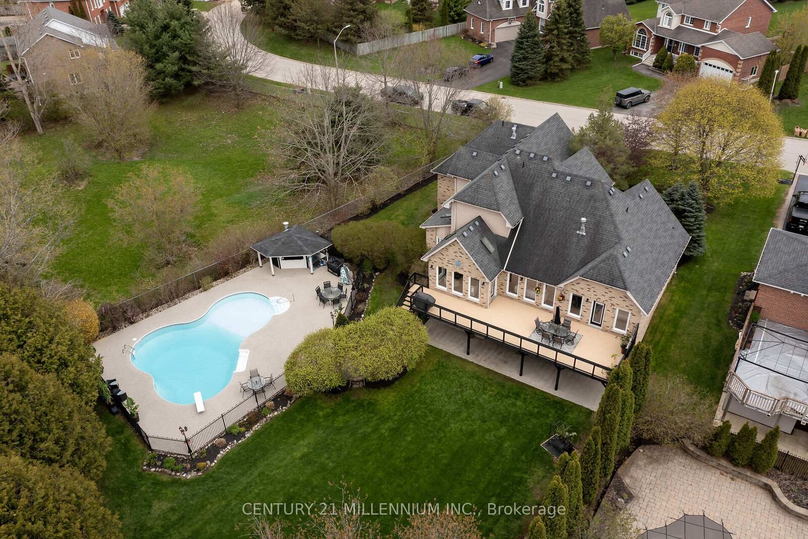 Property Photo: 49 Waterford Drive ON N0B 1T0
