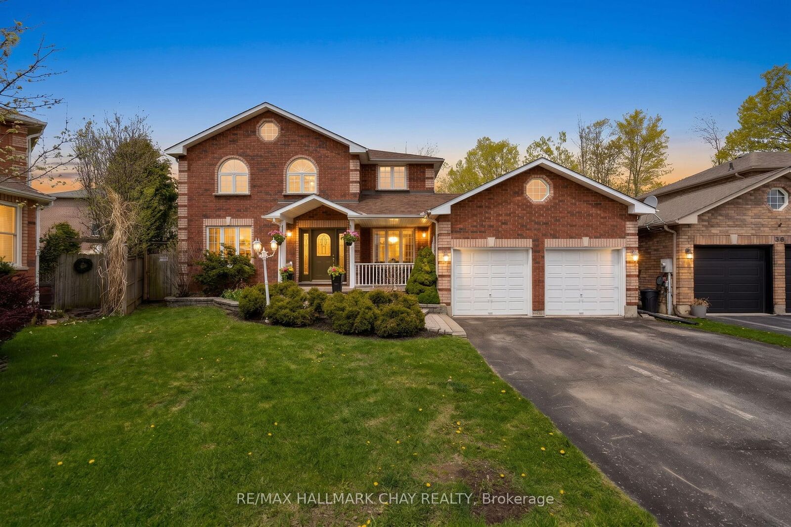 Photo de la propriété:  34 Crompton Drive  ON L4M 6N1 