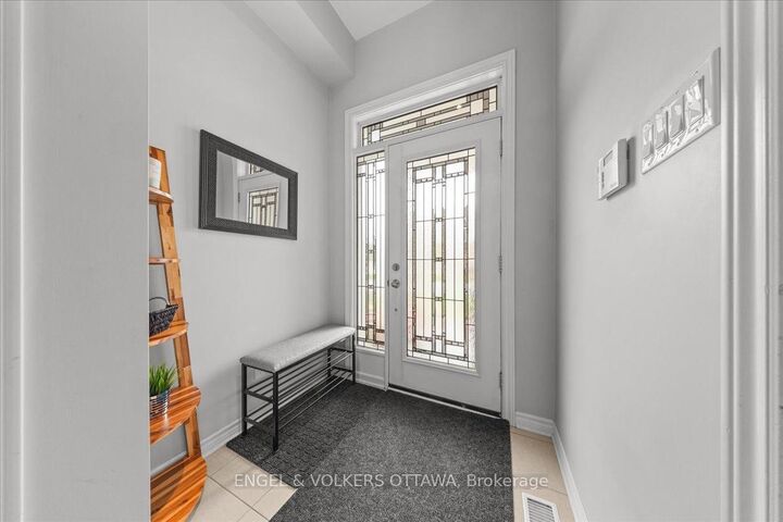 Property Photo: 520 Rochefort Circle ON K4A 0M8