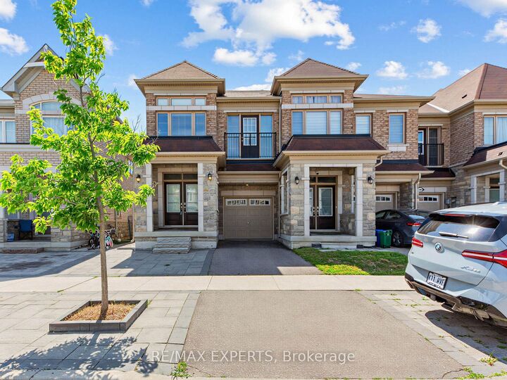 Property Photo: 52 Vedette Way ON L4H 4K2