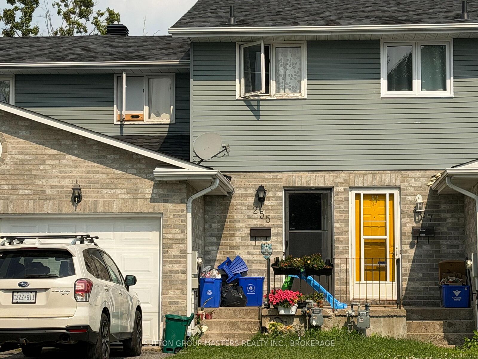 Property Photo: 255 Melanie Avenue ON K7M 8C2