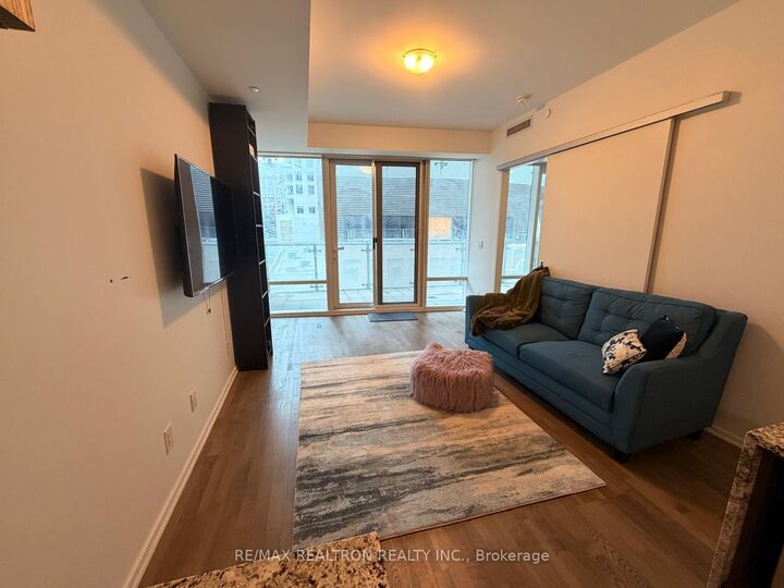 Property Photo:  1 Bloor Street E 312  ON M4W 0A8 