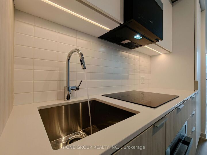 Property Photo:  28 Eastern Avenue Lph09  ON M5A 0Y2 
