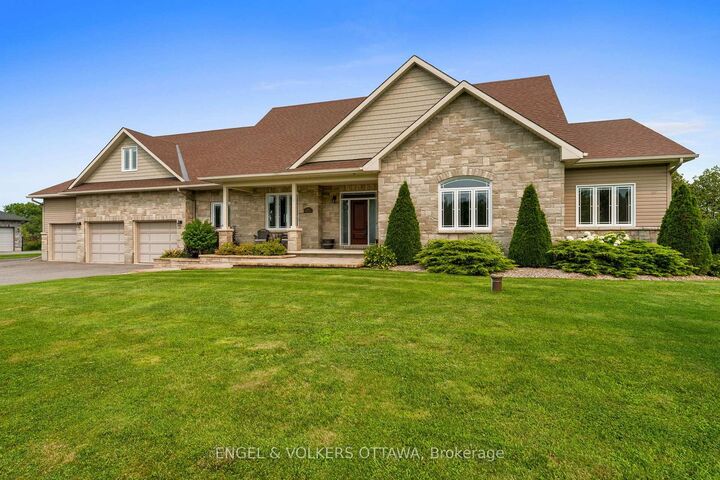 Property Photo: 5579 Lombardy Drive ON K0A 2W0