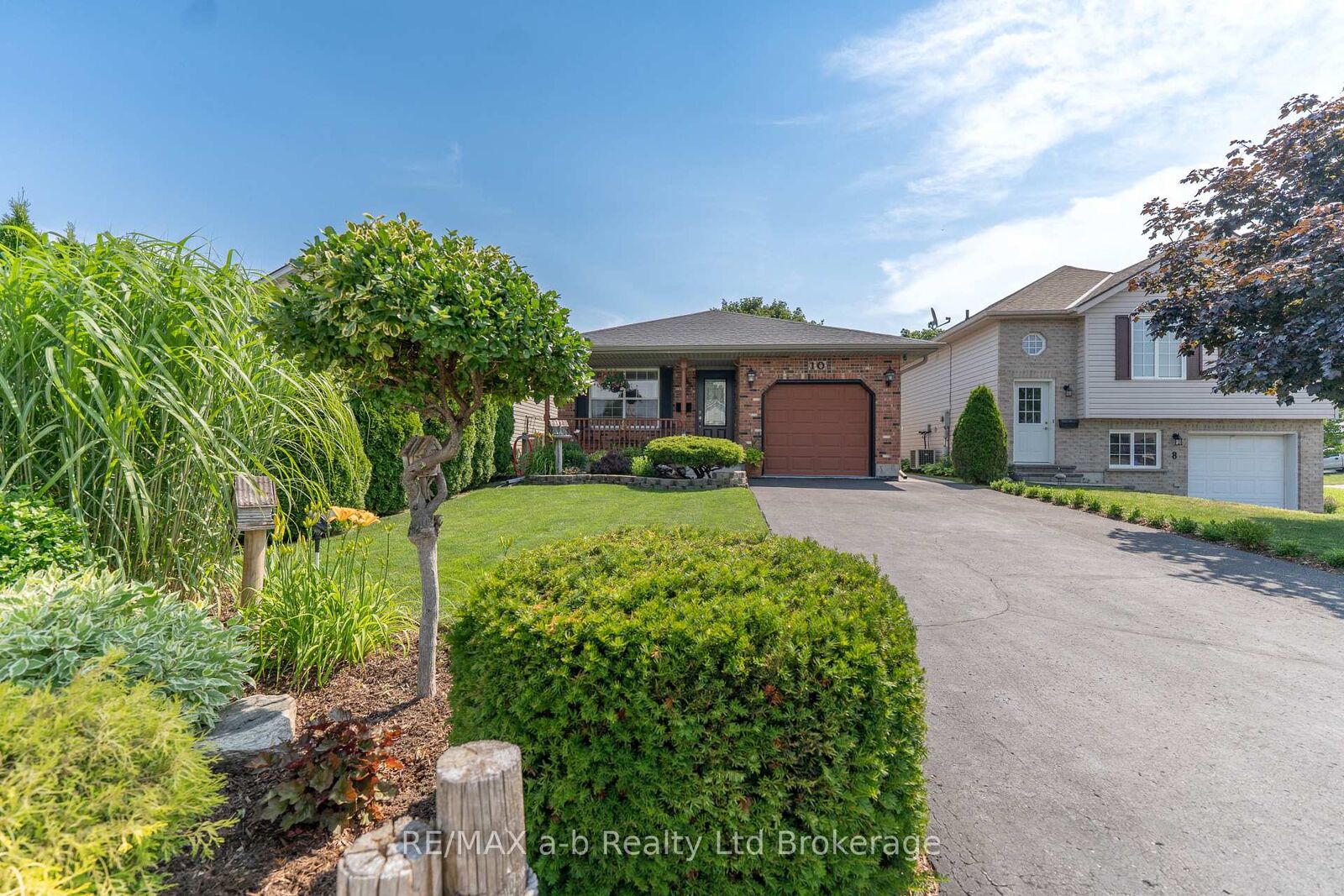 Property Photo: 10 Peach Street ON N4G 5N8